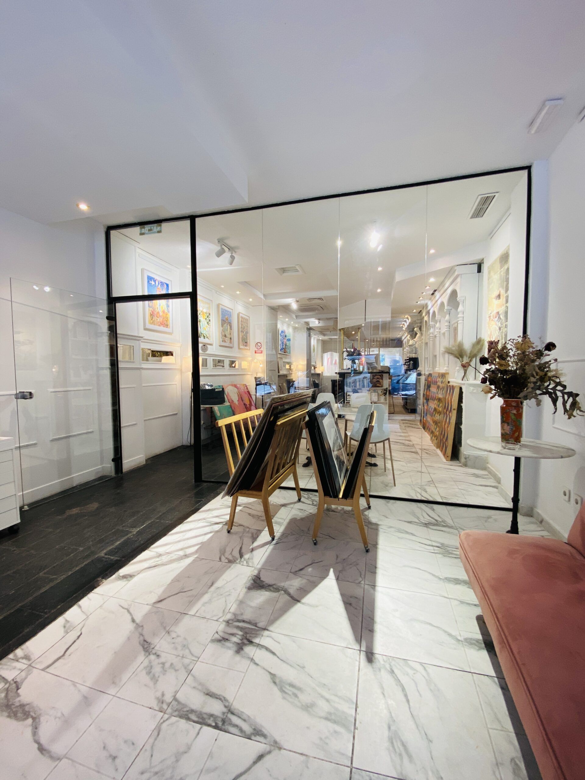 Entrada de la Galería Sara Caso